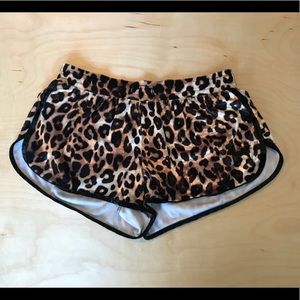VICTORIAS SECRET PINK - VELVET CHEETAH SHORTS - S